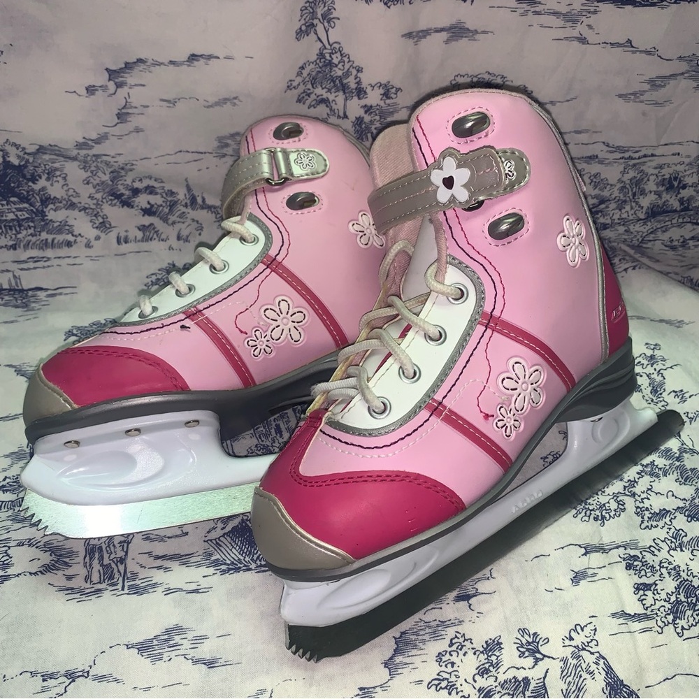 ccm glitter girl ice skates size 2 pink and white ~*please See Photos*~